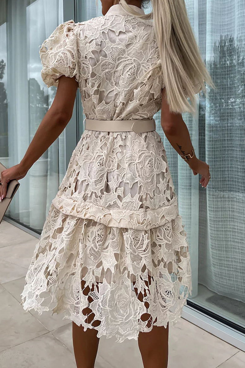 Robe trapèze élégante à boutons creux solides avec ceinture et col rabattu