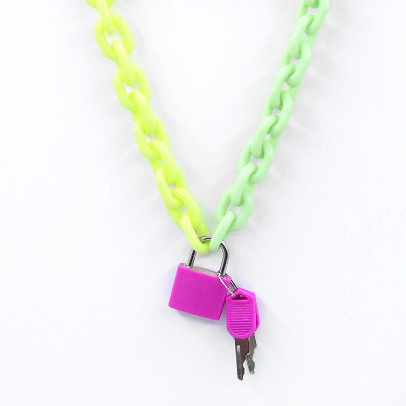 Halskette mit Neon-Kette