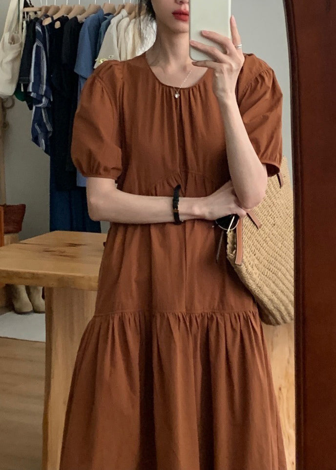 Robe longue plissée noire simple à manches courtes en patchwork TT1042