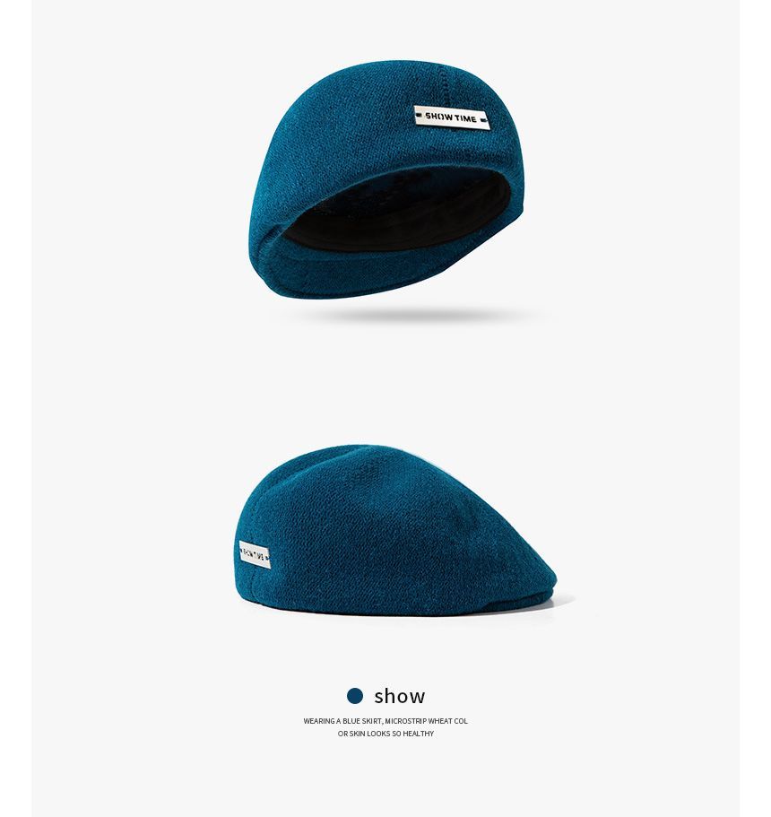 Plain Beret Tag Detail