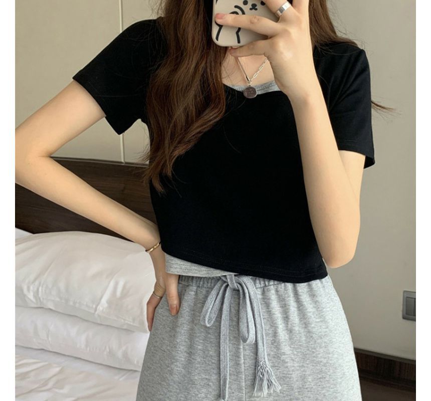 Short-Sleeve Two Mock Neck Piece Scoop Tee