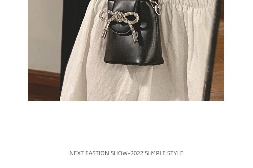 Faux Leather Plain Bow Hand Bag