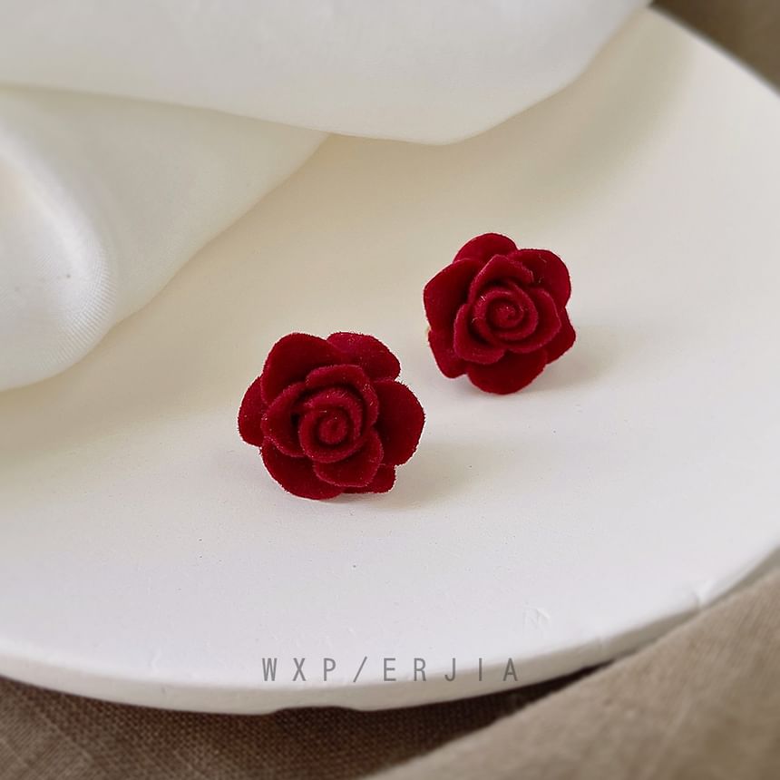 Rose Ear Flocking Alloy Cuff