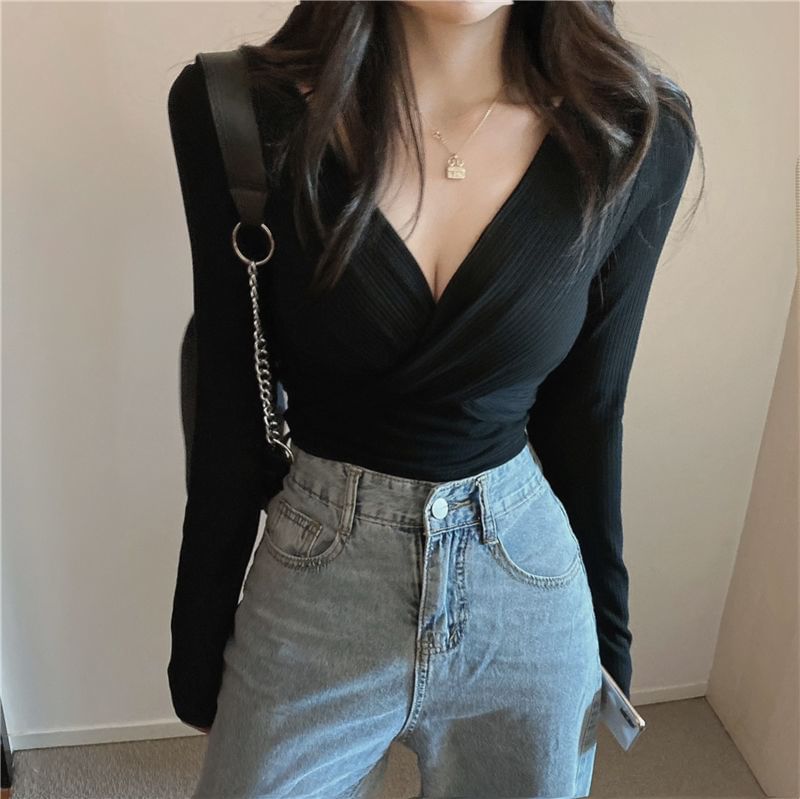 Fit Crop Slim Knot Long-Sleeve V-Neck Top