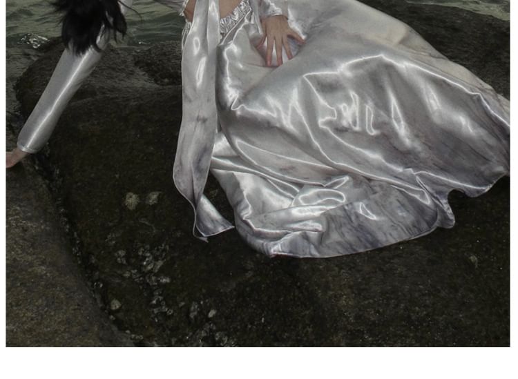 Cutout Long-Sleeve A-Line Dress Maxi V-Neck