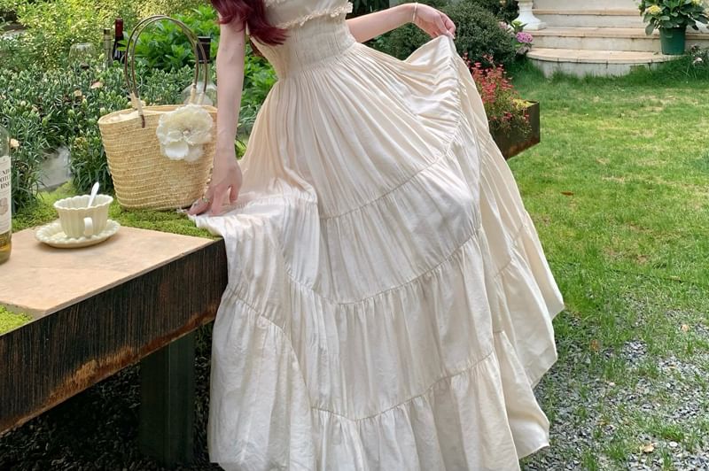 Robe longue à bretelles spaghetti à volants unis A