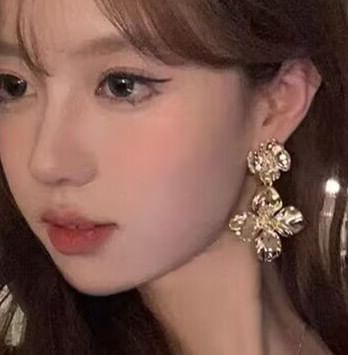 Drop Earring Flower