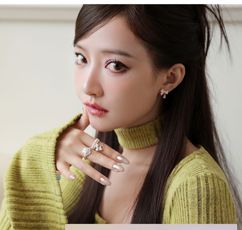 Flower Open Ring Face Smiley