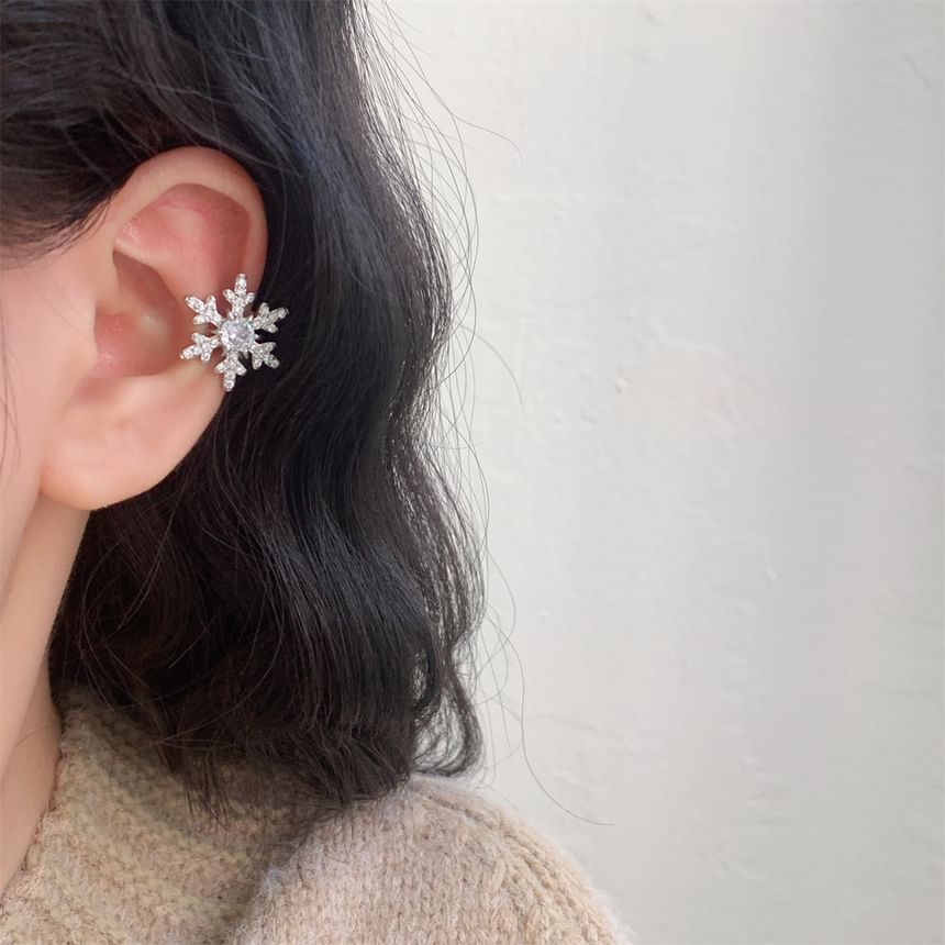Ear Snowflake Rhinestone Cuff
