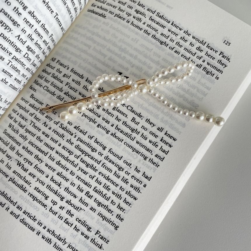 Faux Hair Alloy Pin Pearl