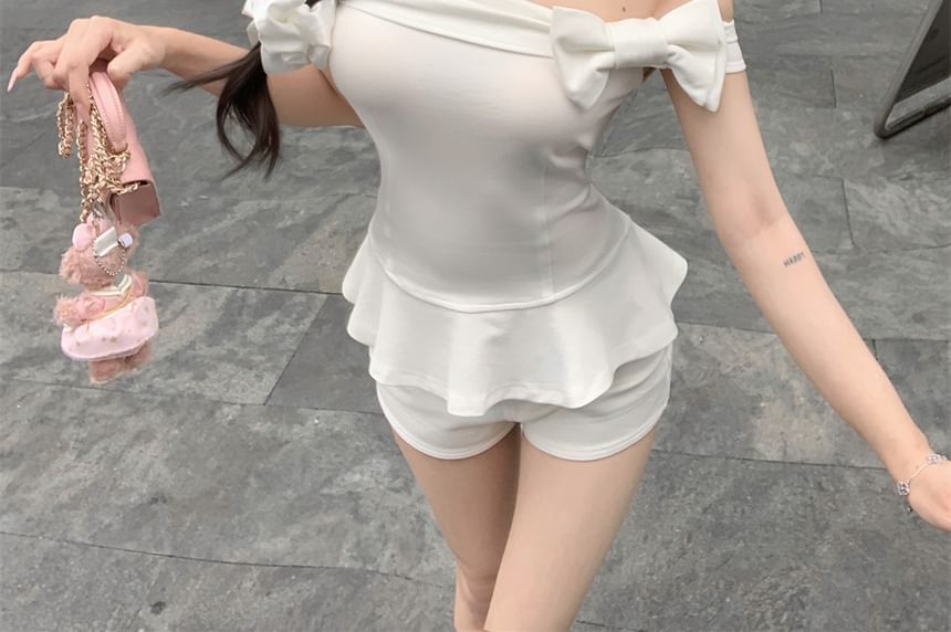 Off-Shoulder Accent Bow Ruffle T-Shirt Hem Crop Plain