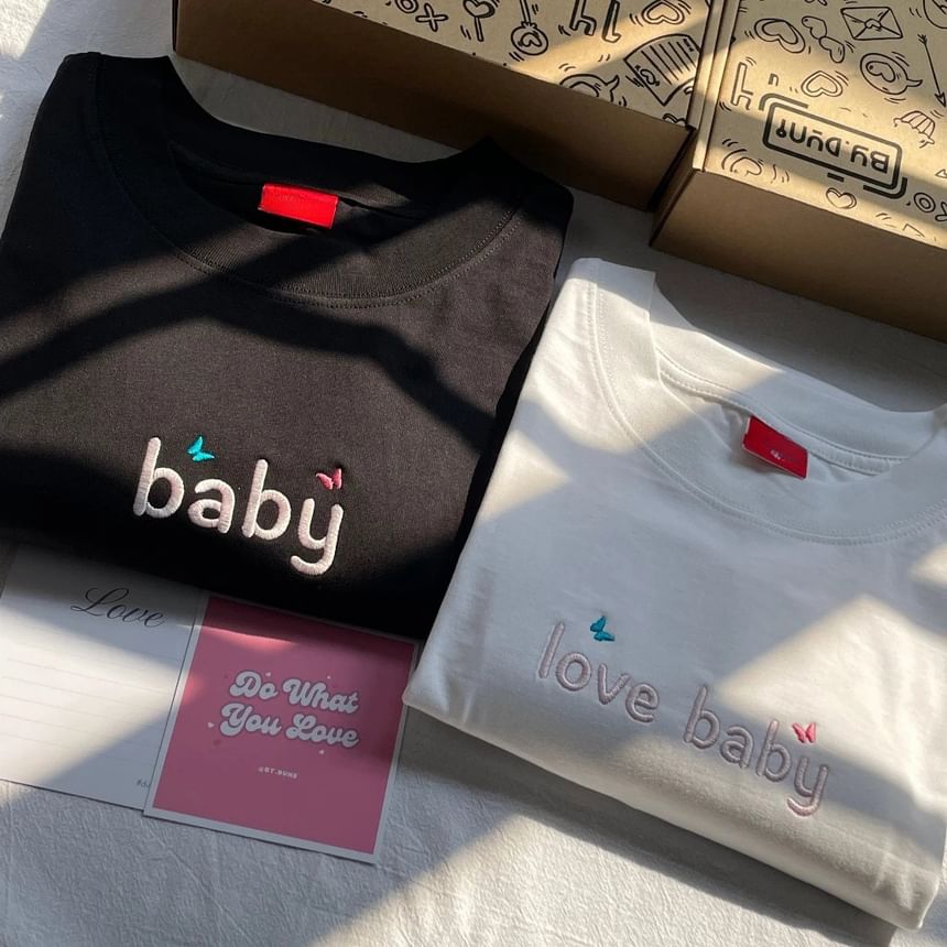 Couple Sleeve Neck Round Matching Print T-Shirt Short Lettering