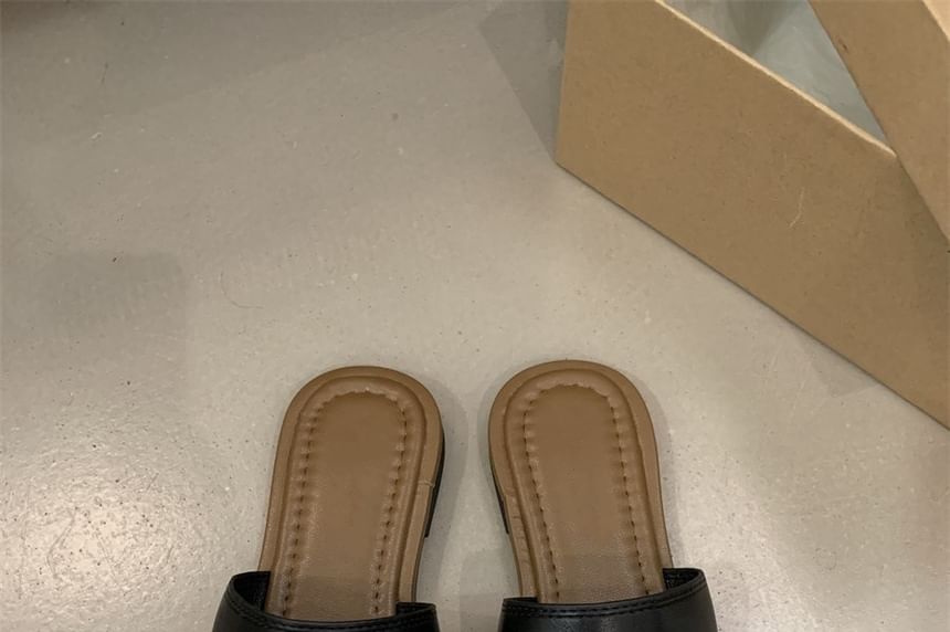 Toe Slide Loop Sandals Flat