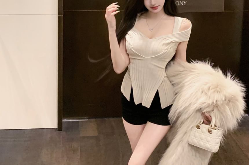 Plain Short-Sleeve Top Crop Cold Shoulder