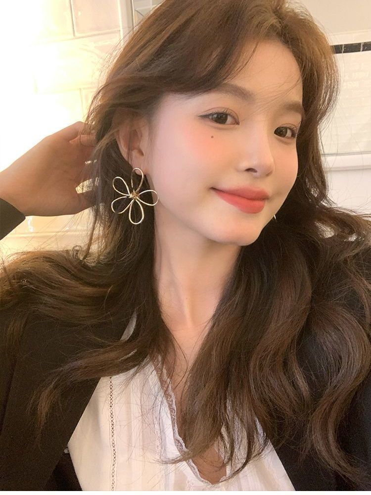 Wirework Alloy Floral Stud Earring