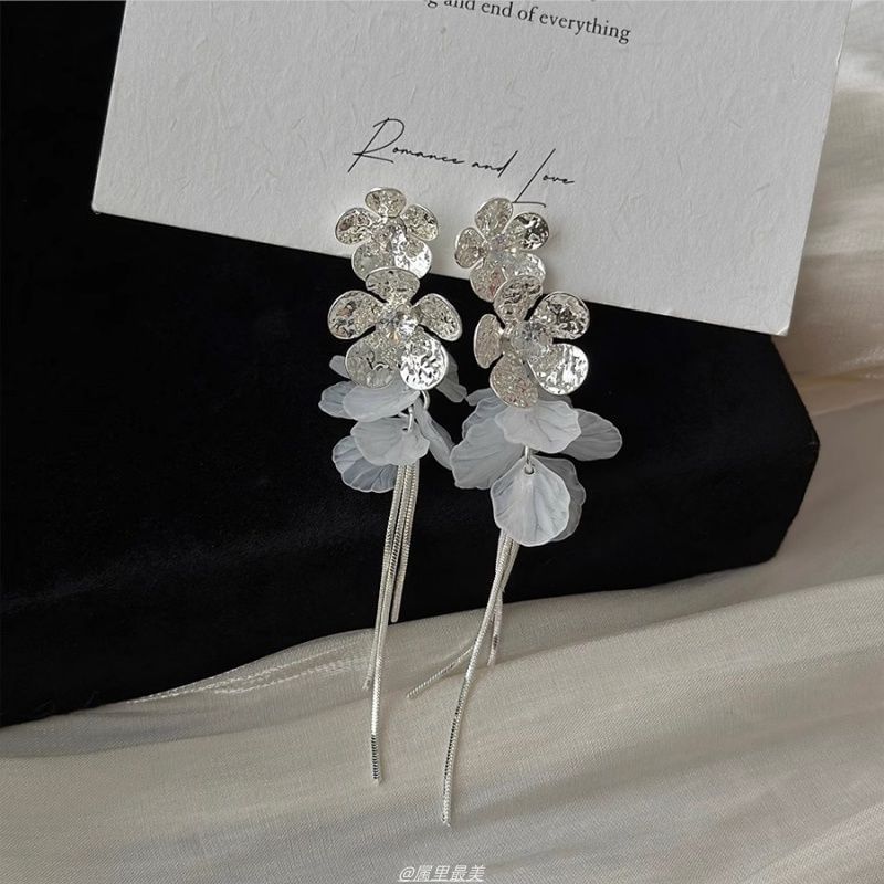Shell Fringed Drop Earring Flower