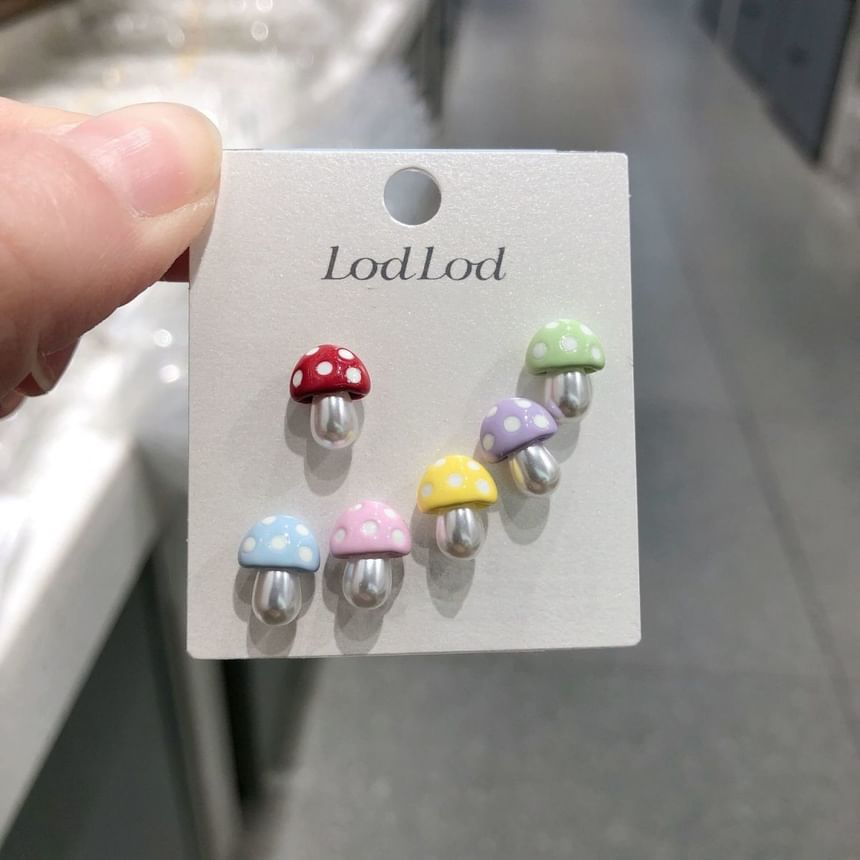 of Ear Stud 6: Set Mushroom