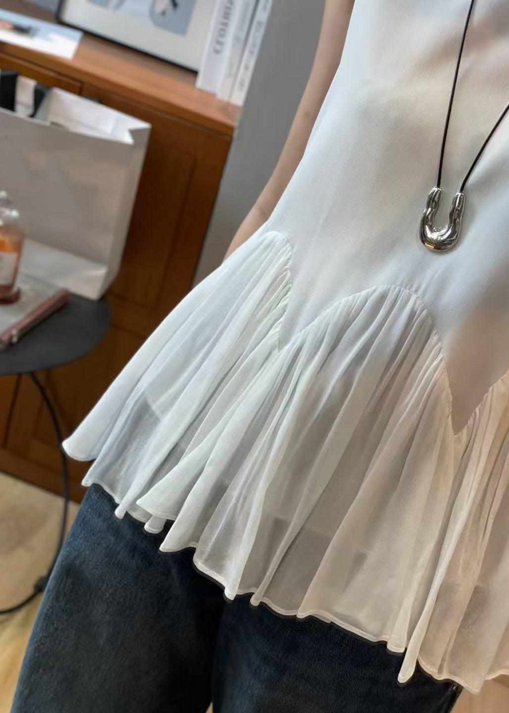 Two-Piece Wrinkled Solid White Sleeveless Chiffon Set Loose