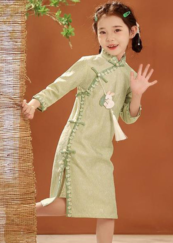 Green Collar Holiday Kids New Embroideried Maxi Stand Button