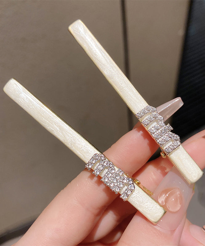 Pearl White Stylish Hairpin Zircon Alloy