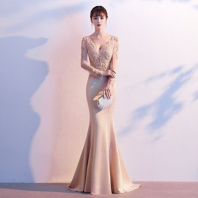 V-Neck Evening Mermaid Gown Lace Long-Sleeve