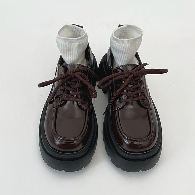 Patent Platform Lace-Up Shoes