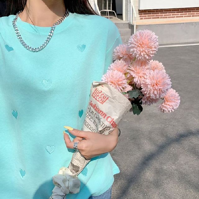 Round Tee Neck Short-Sleeve Heart Embroidered