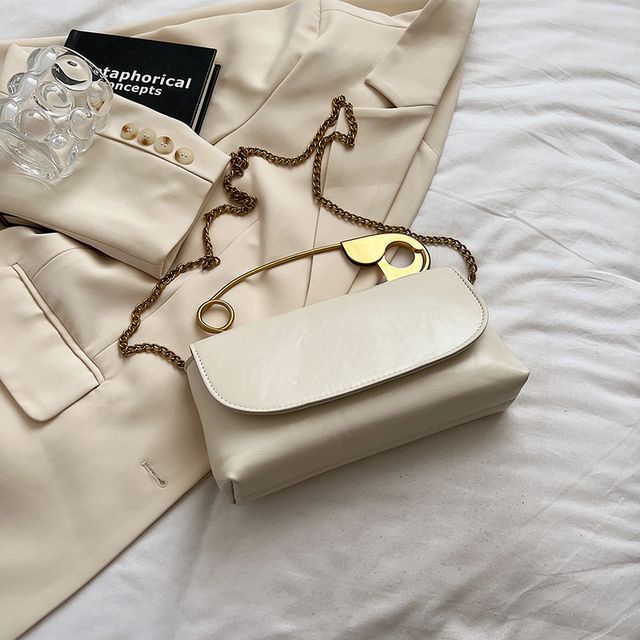 Safety Bag Flap Handle Crossbody Pin