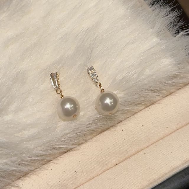 / Drop Clip-On Pearl Earring Faux