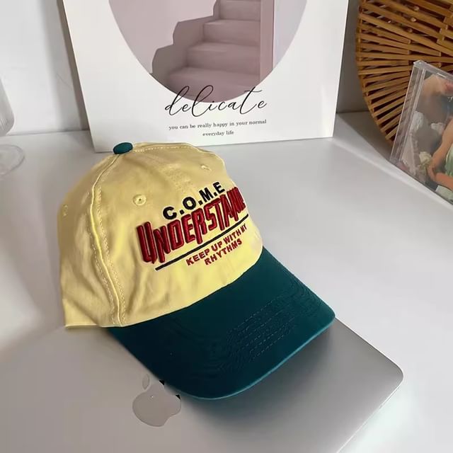 Color Embroidered Cap Baseball Lettering Panel