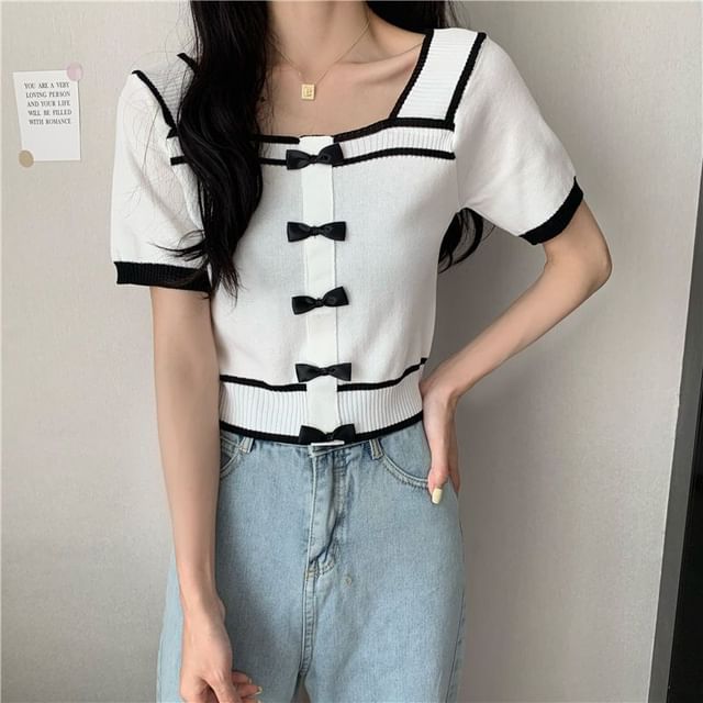 Square Short-Sleeve Knit Top Bow Neck
