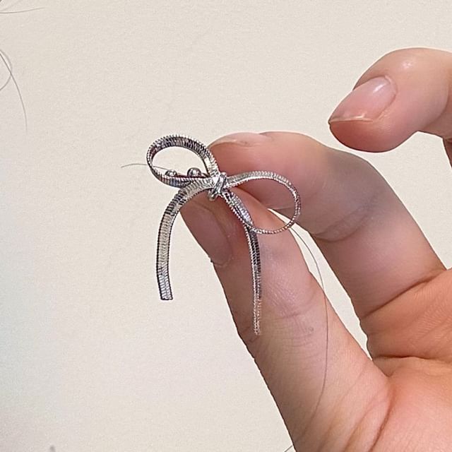 Snake Bow Chain Ear Cuff