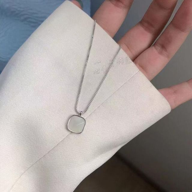 Collier ras du cou en alliage avec pendentif coquillage carré