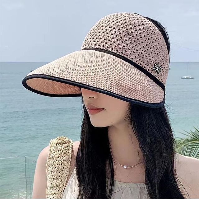 Open Contrast Lettering Hat Trim Top Sun