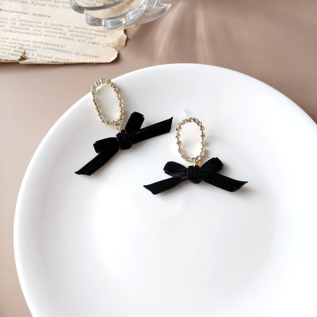 Clip Dangle / On Ribbon Earring