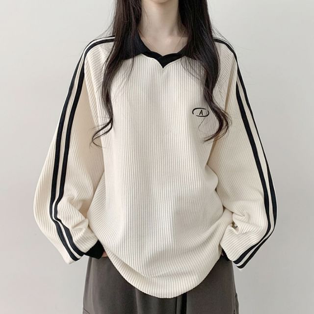 Loose-Fit Contrast-Trim Waffle Embroidered Sleeve Pattern Long