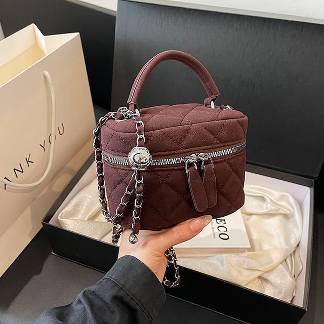 Strap Bucket Quilted Chain Bag