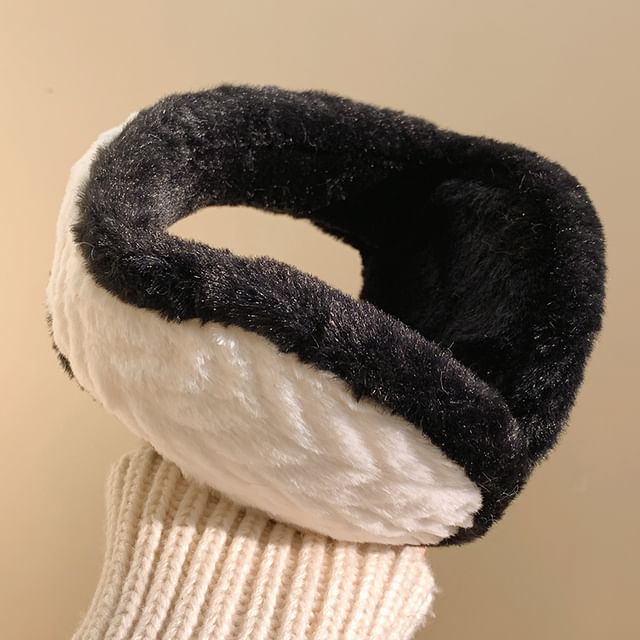Fluffy Earmuffs Trim Contrast