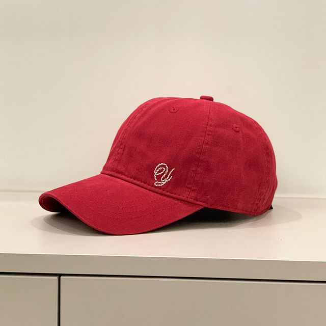 Cap Embroidered Letter
