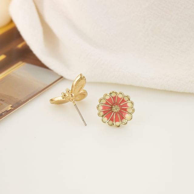 Enamel Stud Asymmetrical Bee Flower / On Clip Earring