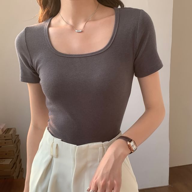 Plain Scoop Tee Short Neck Sleeve
