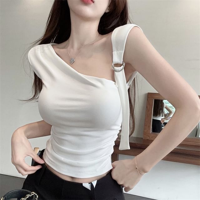 One-Shoulder Plain Buckled Asymmetrical Crop Top