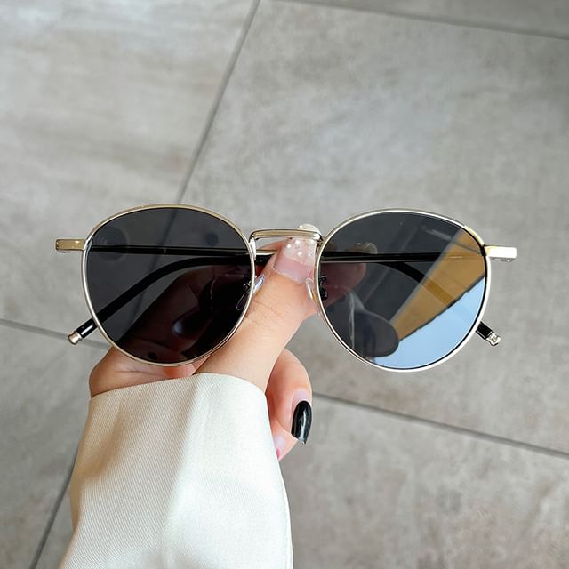Round Frame Metal Sunglasses
