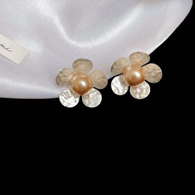 Faux Earring Pearl Flower Stud
