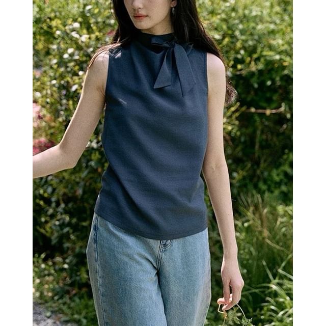 Blouse Sleeveless Neck Mock Plain