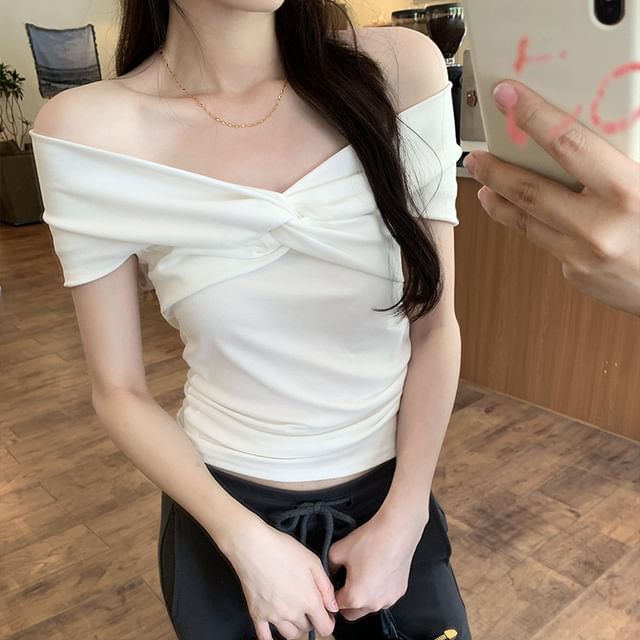 Shoulder Plain Top Twisted Short-Sleeve Off