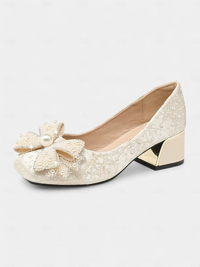 and Black – Bow Pearl-Embellished Pumps with Detail Gold