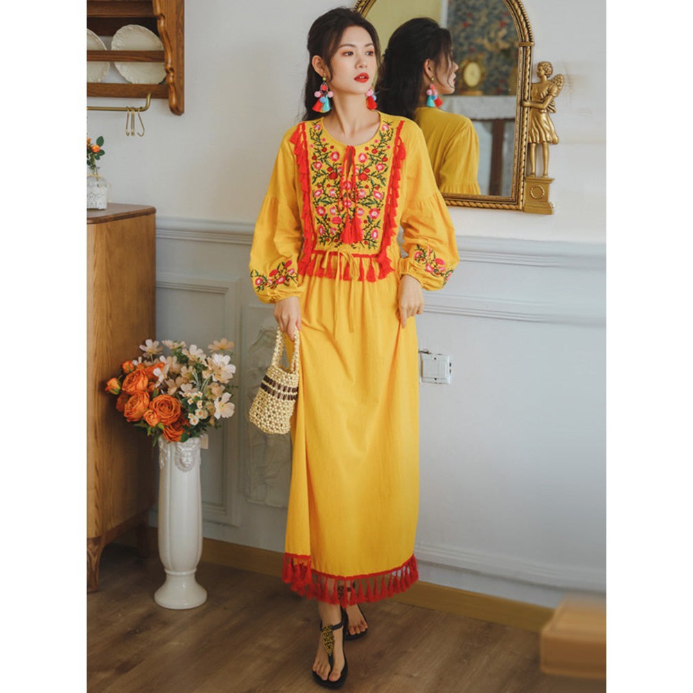 Retro White V-neck Lacing Embroidery Tassel Hem Long Puff Sleeve Dress