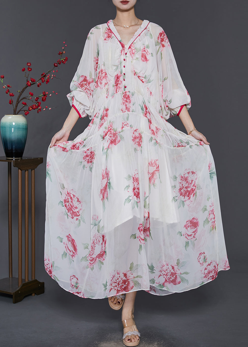 Schönes weißes Chiffon-Strandkleid mit V-Ausschnitt und Print, Frühling, SD1029