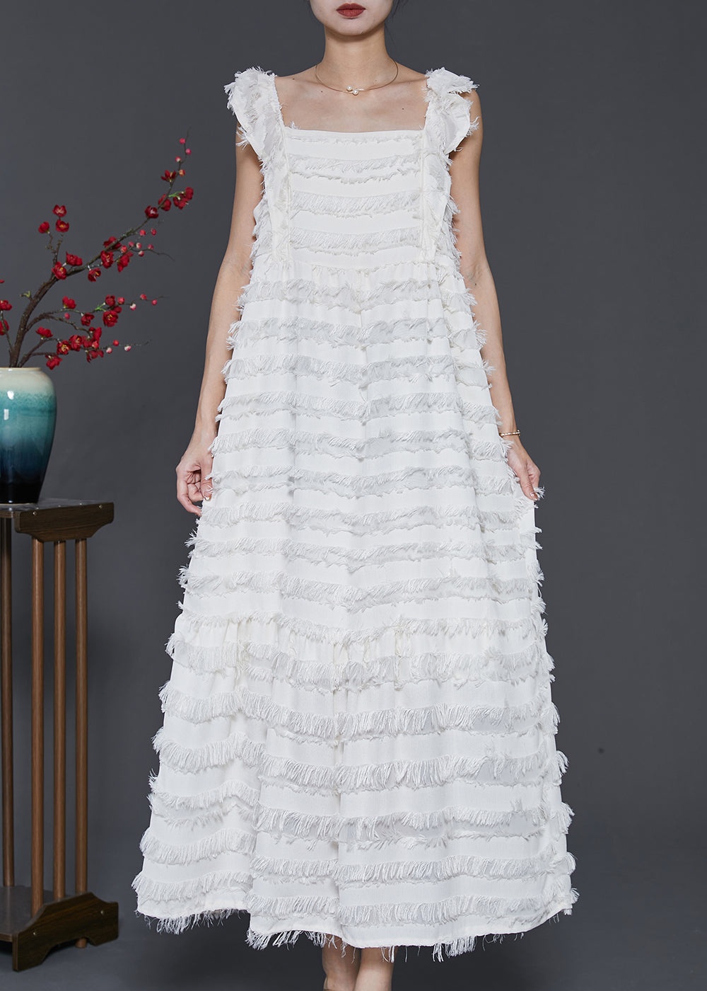 Robe d'été bohème blanche en coton à pompons sans manches SD1011